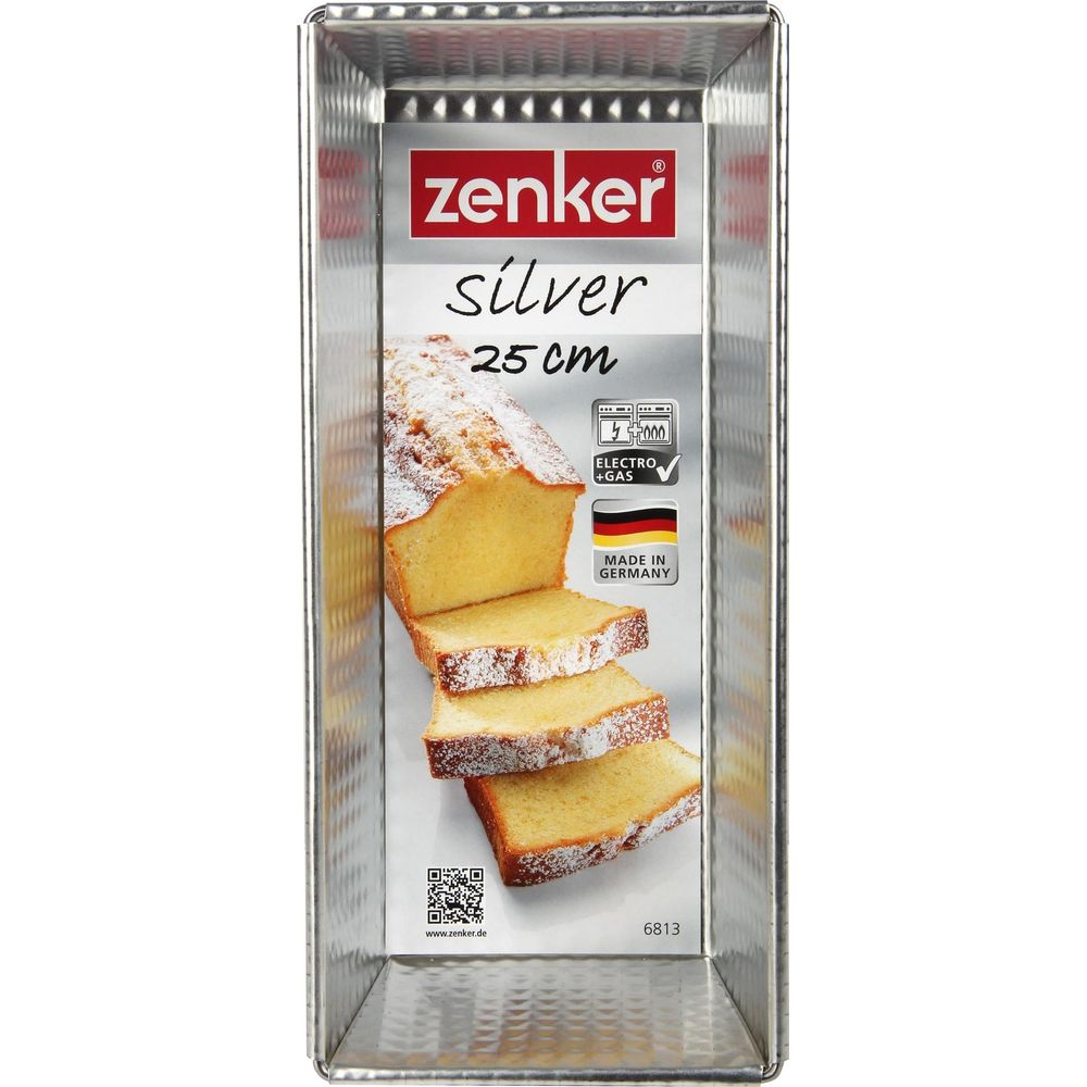 Silberne Zenker Kastenform, 25 cm, mit geschnittenem Kuchen darin.