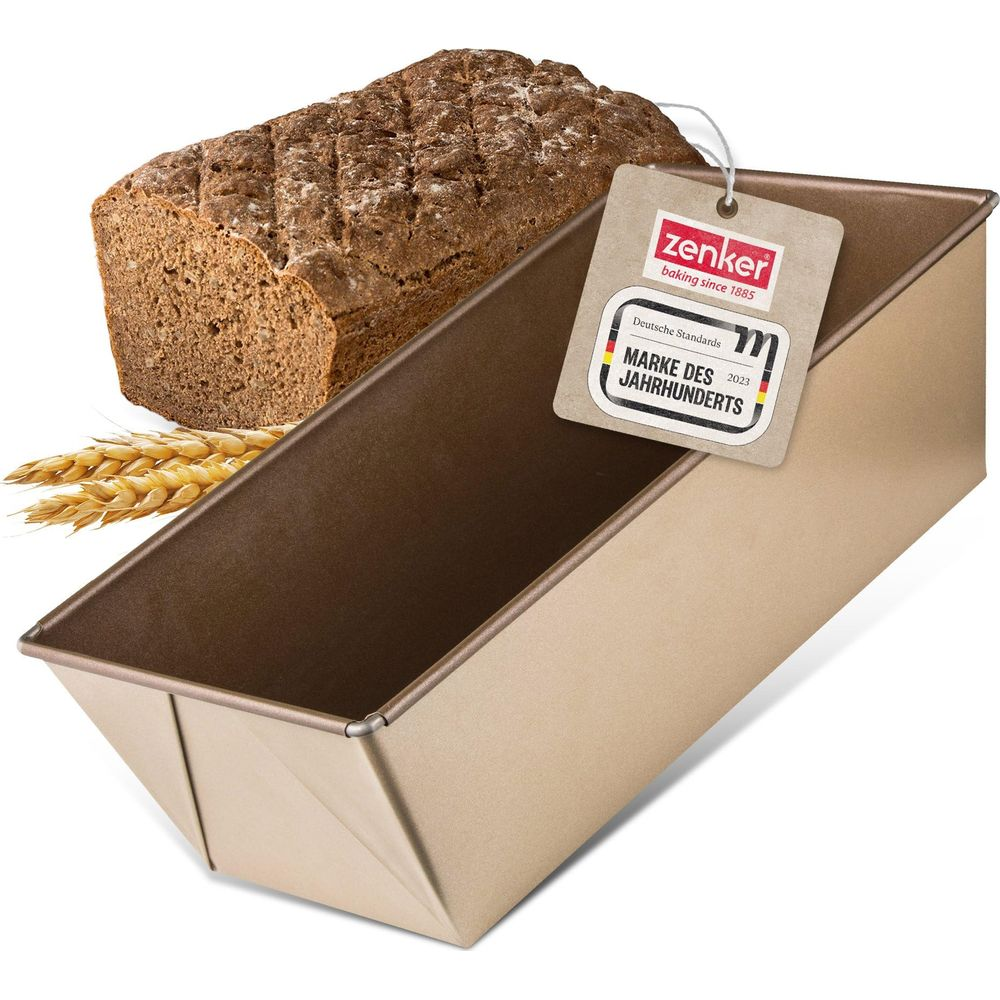 Ein goldbraunes Brot und eine Brotbackform mit Etikett.