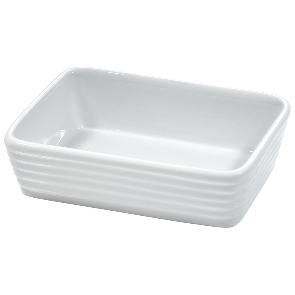 Plat rectangulaire en céramique blanche à côtés côtelés, vide.