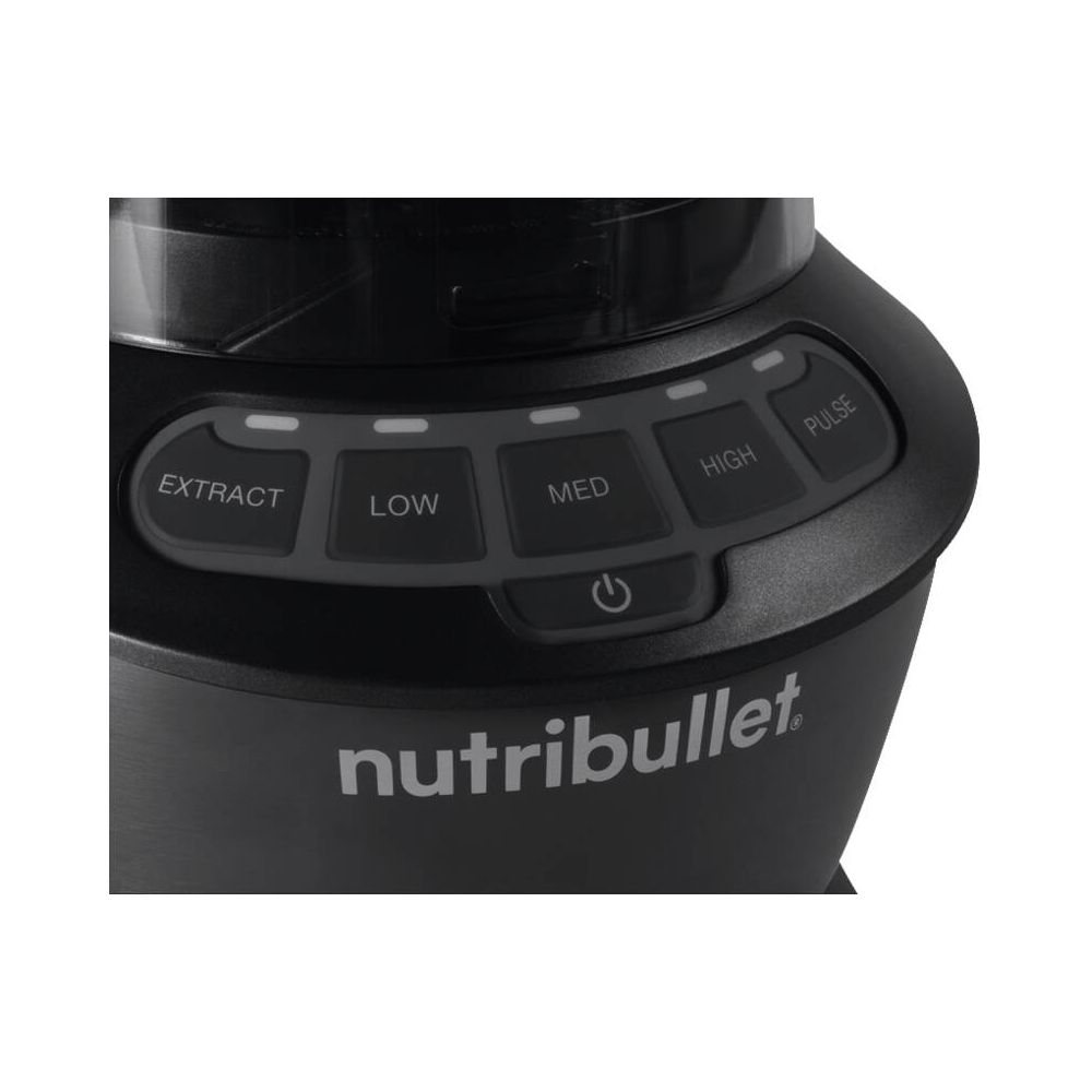 Nahaufnahme eines schwarzen Nutribullet-Mixers mit Bedienelementen: Extract, Low, Med, High, Pulse und Power.