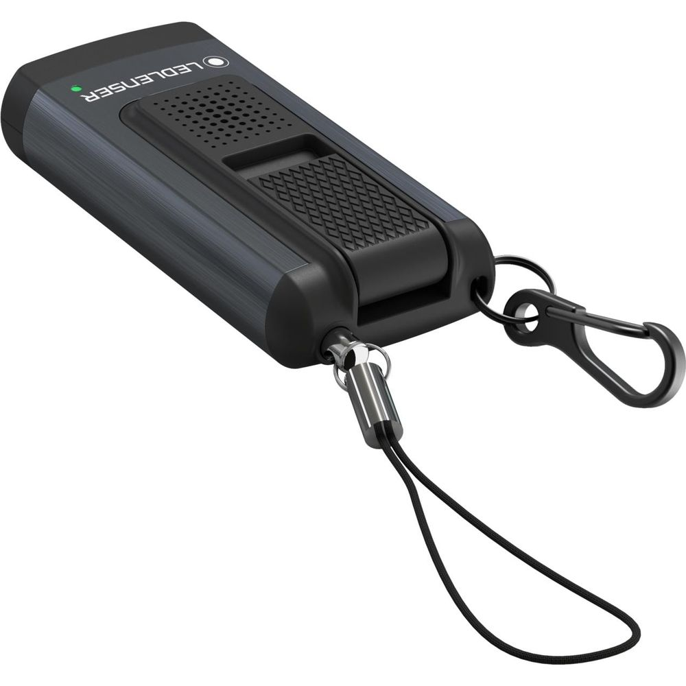 Czarny LED Lenser ze smyczą i karabińczykiem.