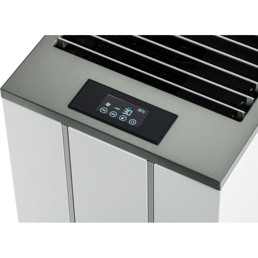 Ein digitaler Bildschirm zeigt Lüfter, 30 und 20 Grad Celsius an.