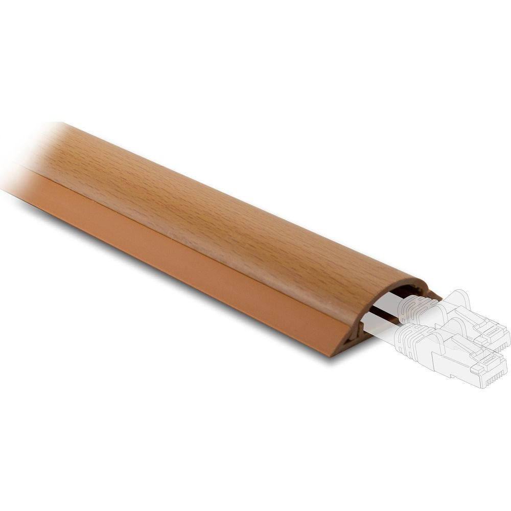 Ein braunes Kabelrohr mit Holzmaserung und zwei weißen Netzwerkkabelsteckern.