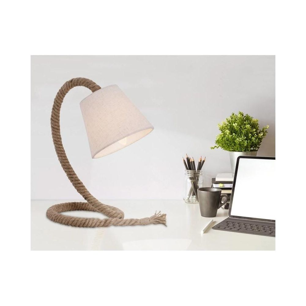 Schreibtischlampe aus Seil mit hellem Lampenschirm und einem Tablet.
