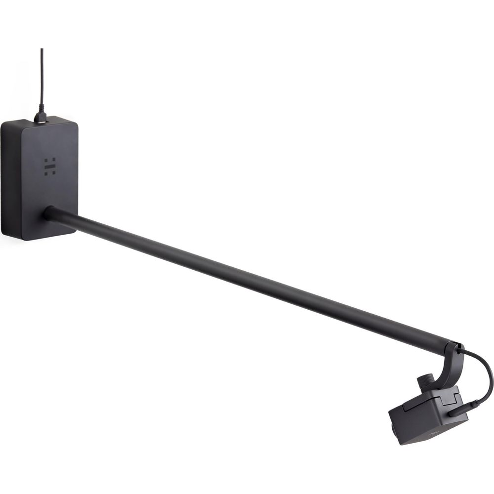 Ein schwarzer, schwenkbarer Lampenarm mit einer rechteckigen Basis und einem Lichtkopf.