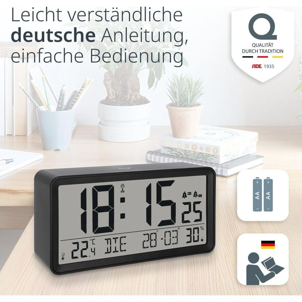 Horloge numérique affiche 18:15, 22.4°C, date 28-03, 30% humid.