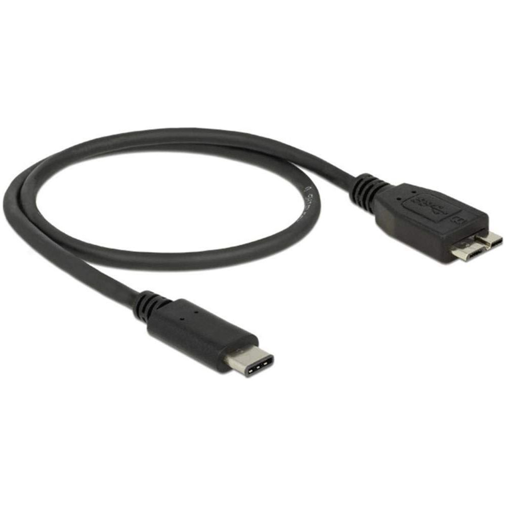 Zwarte USB-C naar Micro USB 3.0 kabel, geïsoleerd op wit.