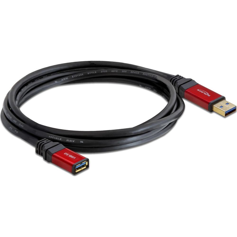 Cavo USB 3.0 nero con connettori rossi, su sfondo bianco.