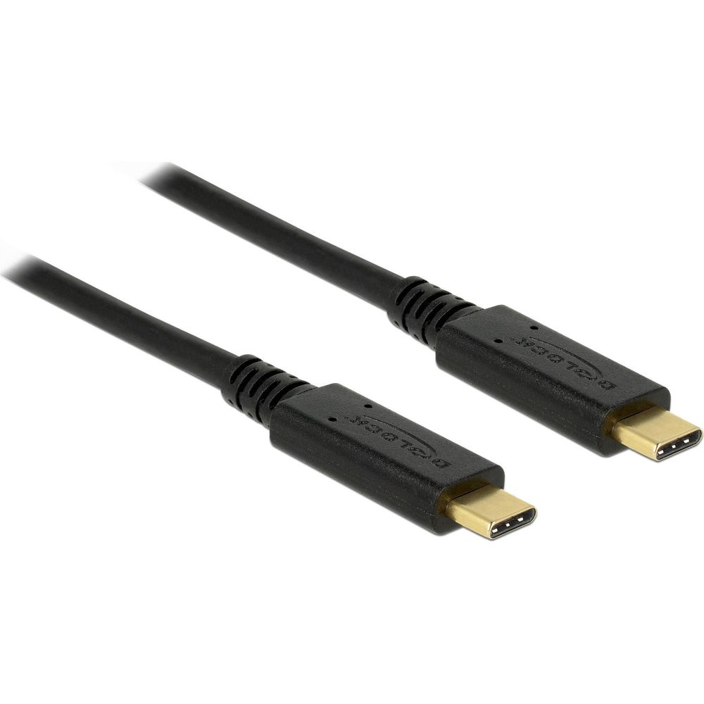 Een zwarte USB-C kabel met gouden connectoren op witte achtergrond.