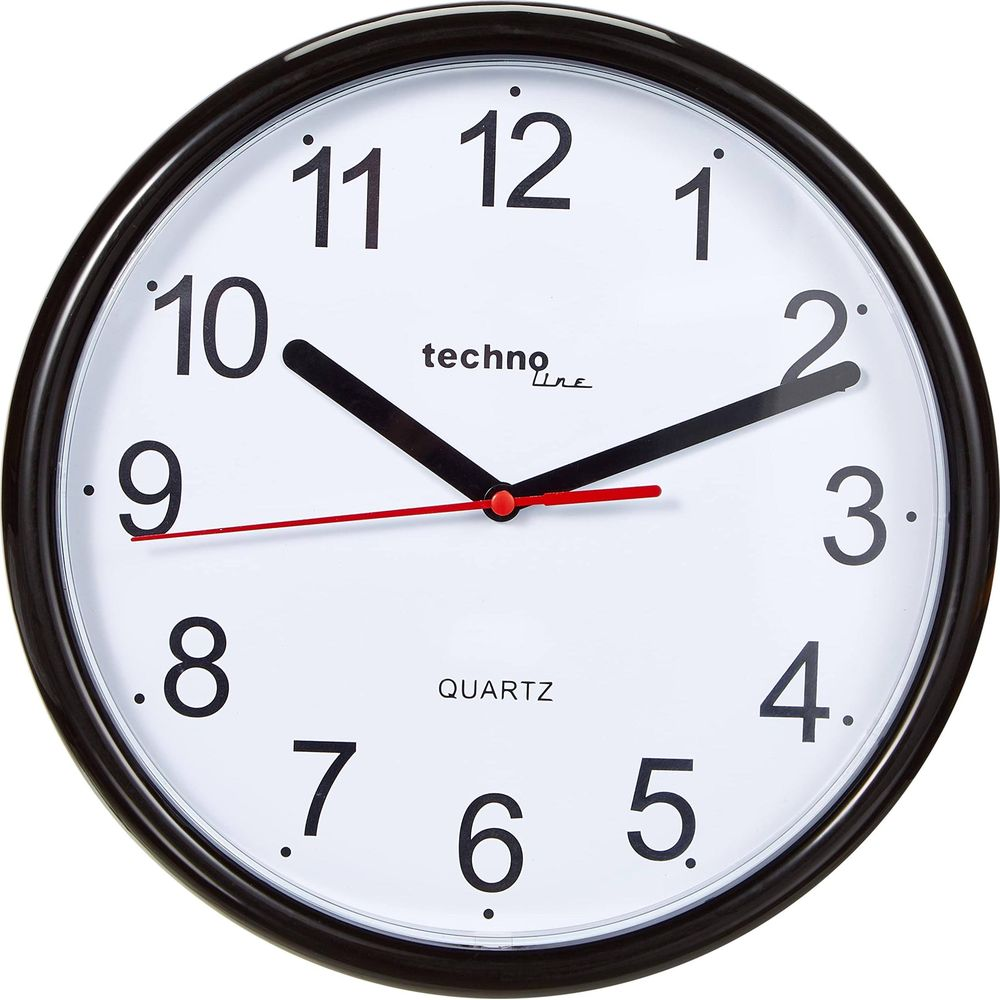 Eine runde Wanduhr mit schwarzem Rahmen und weißen Zifferblatt.