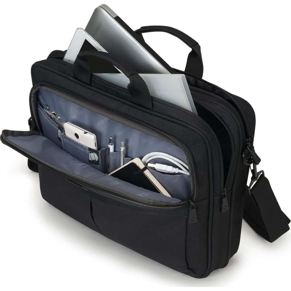 Una borsa nera per laptop aperta mostra un tablet, laptop, telefono, cavi e penne all'interno.