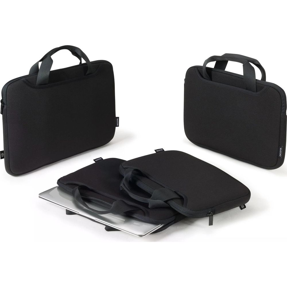 Tre custodie nere per laptop, una con un laptop sotto.