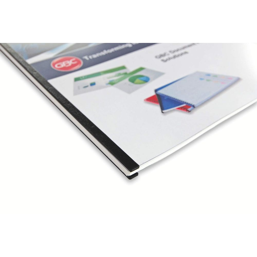 Broszura z logo GBC, wykresami i notatnikami oprawionymi w czarną okładkę.