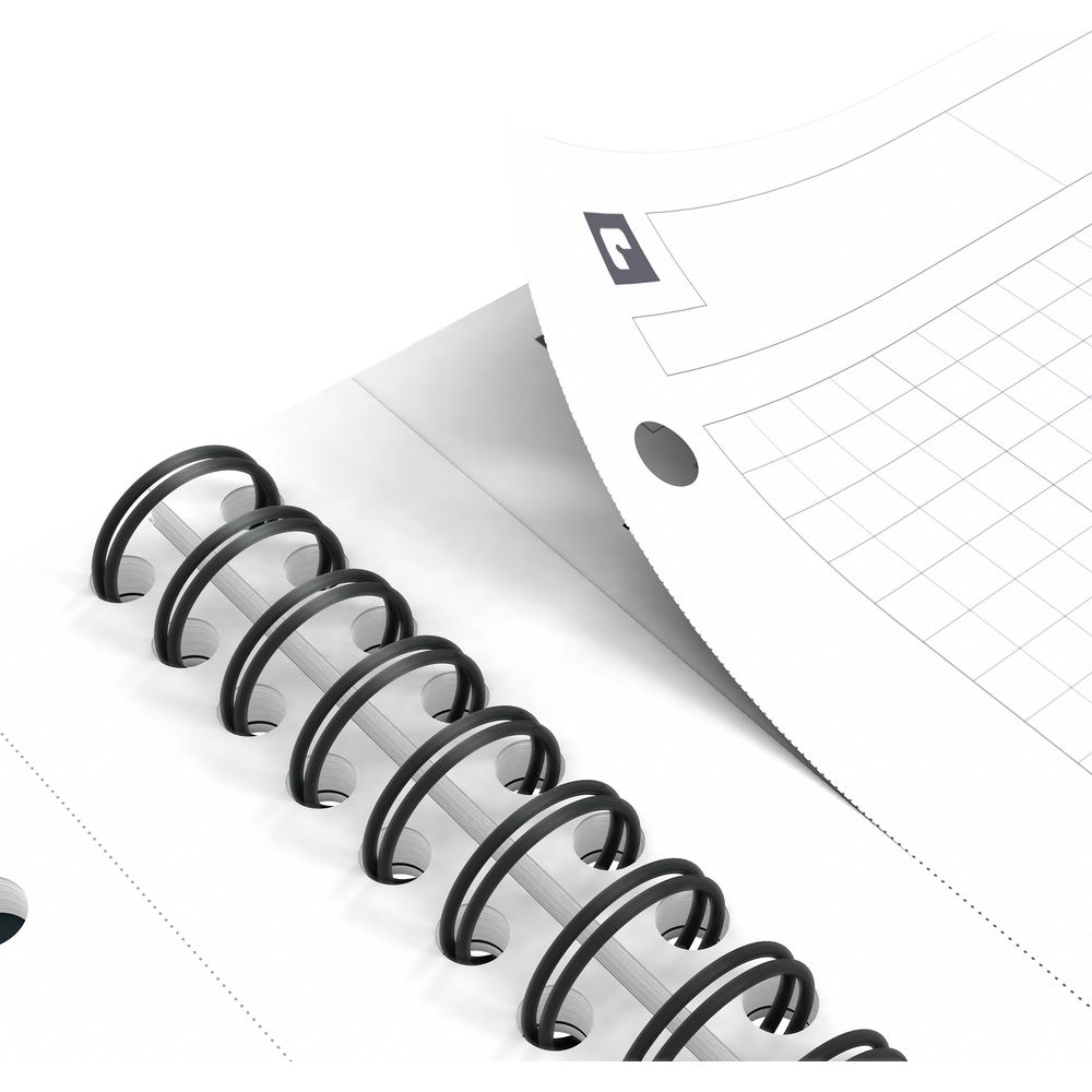 Notatnik z czarną spiralą i kartkami w kratkę.