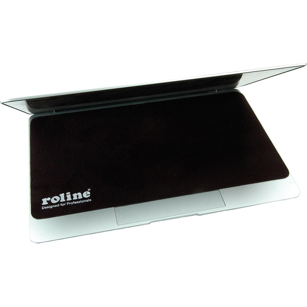 Une housse noire pour ordinateur portable avec le logo 