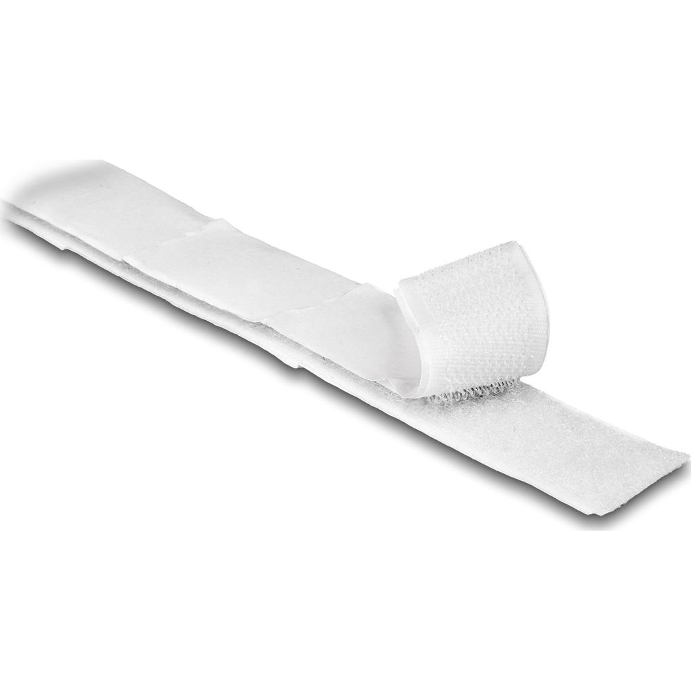 Ein weißes Klettband mit einem offenen Haken- und Schlaufenbereich.