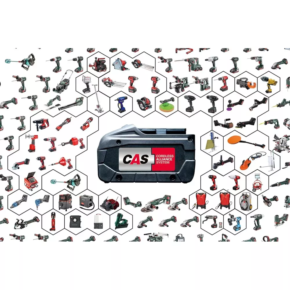 Czarna bateria z logo CAS na pierwszym planie, otoczona wieloma narzędziami.
