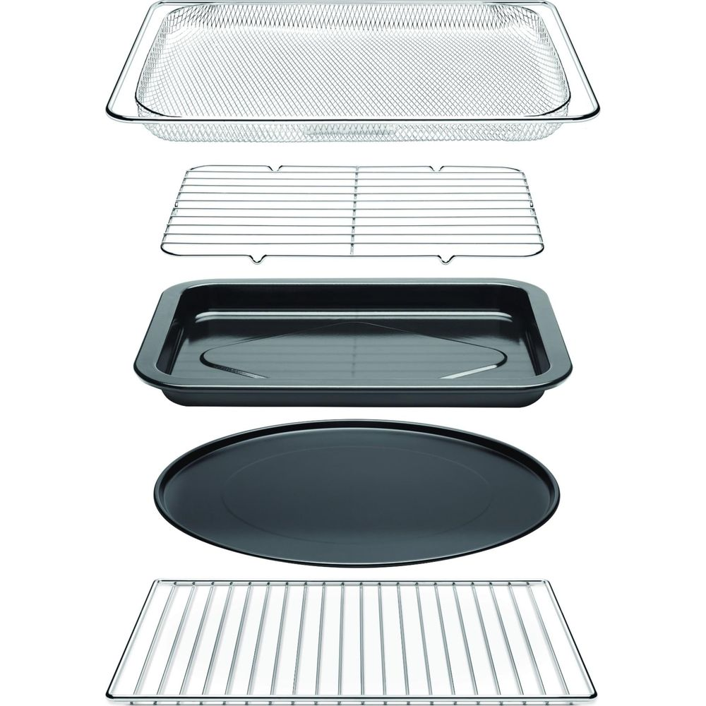 Un ensemble de cinq accessoires de cuisine : une plaque, deux grilles, une poêle ronde et un plateau.
