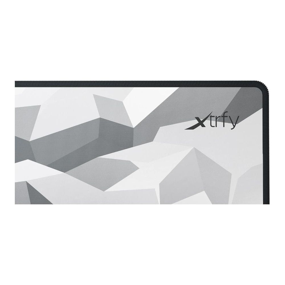Graue und weiße geometrische Muster auf einer Mausunterlage mit Xtrfy-Logo.