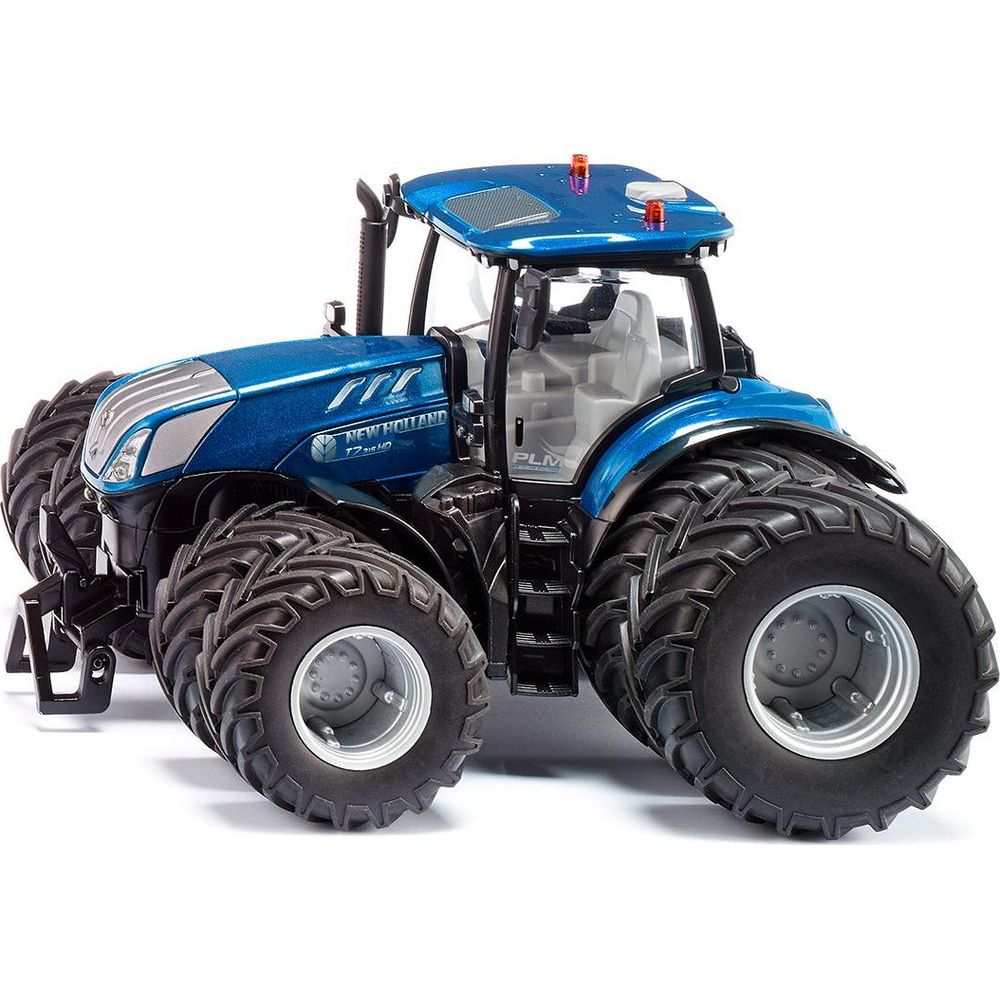 Un tractor azul New Holland con neumáticos grandes y cabina detallada.