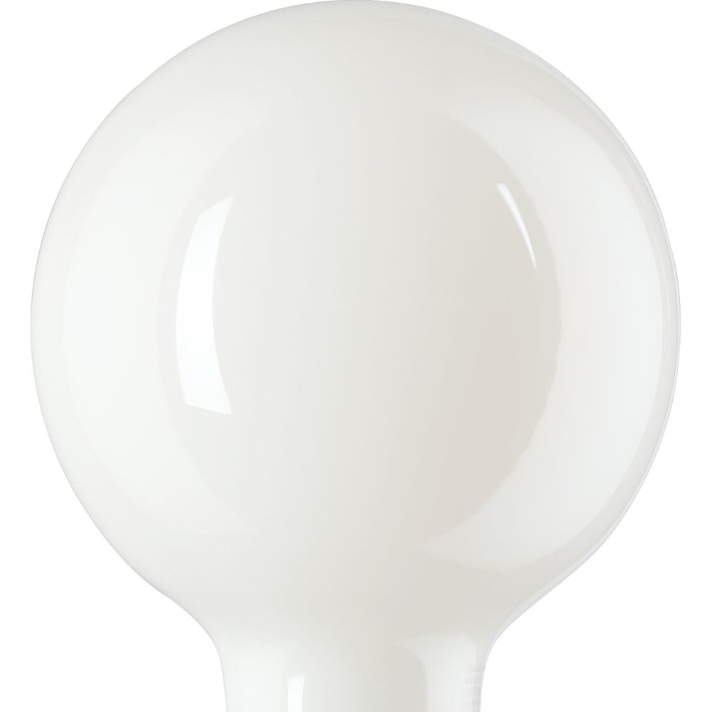 Une ampoule blanche et ronde avec une finition lisse et réfléchissante.