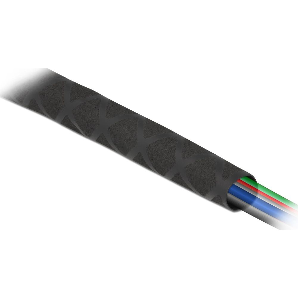 Schwarzes Schrumpfschlauch mit X-Muster, das bunte Kabel bedeckt.