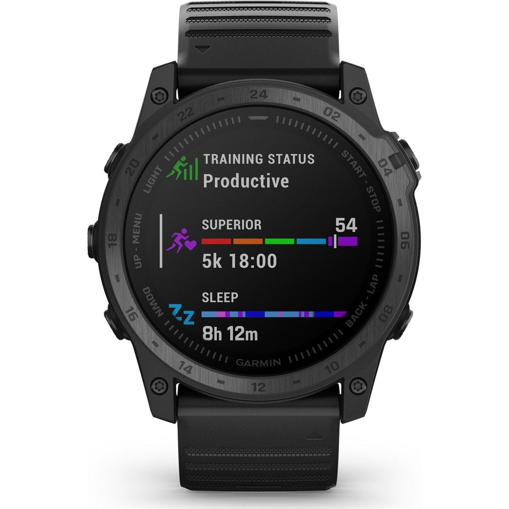 Czarny smartwatch wyświetla status treningu, wydajność i dane snu.