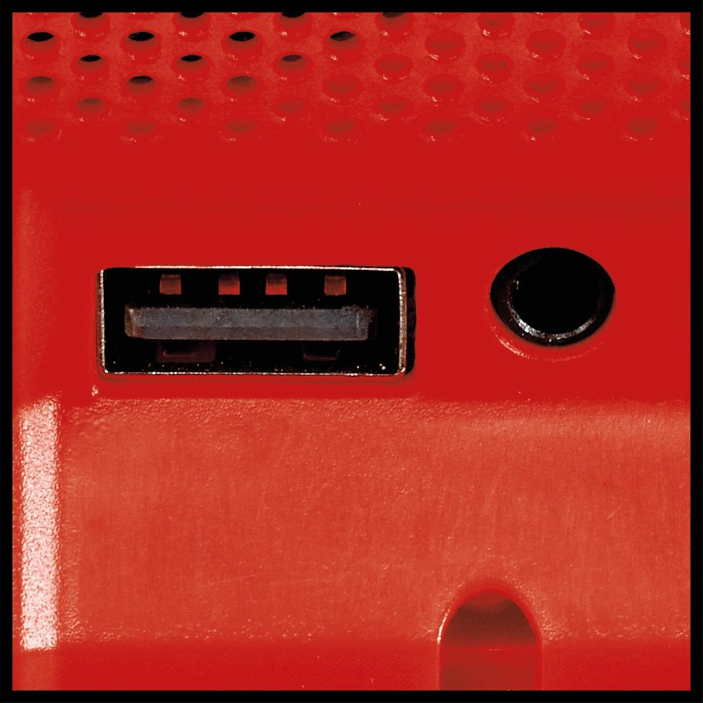Scocca rossa con porta USB e jack audio.