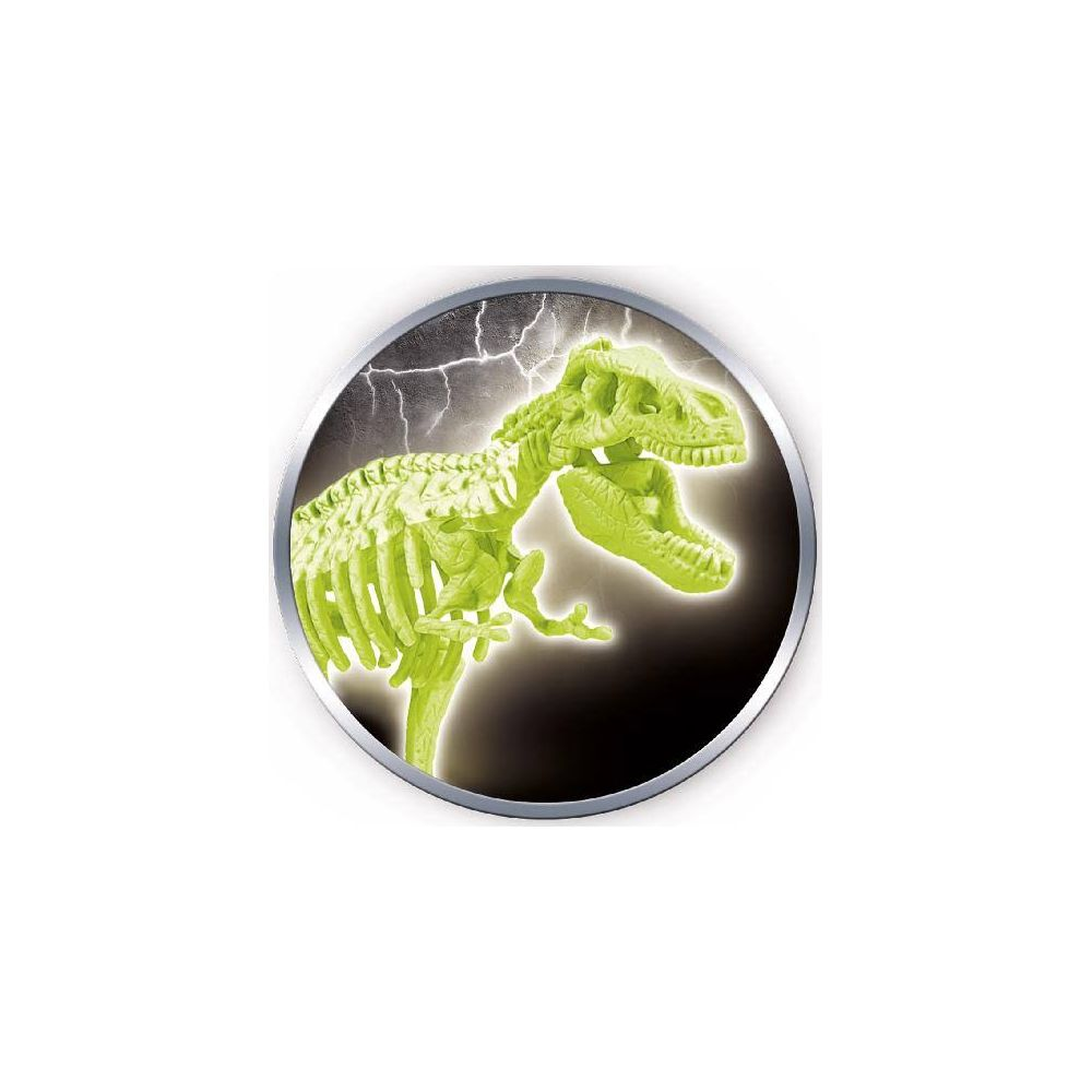 Grünes Dinosaurierskelett mit Blitz im Hintergrund.