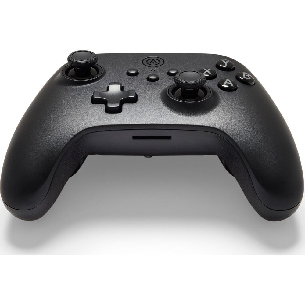 Schwarzer Gamecontroller mit zwei Joysticks, Steuerkreuz und Tasten.