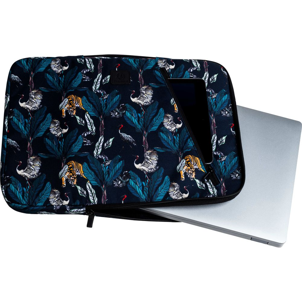 Housse d'ordinateur portable bleu foncé à motif tropical de tigres, grues et feuilles.