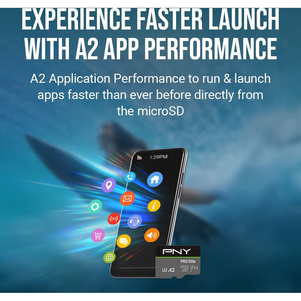 Handy-Bildschirm mit App-Symbolen und PNY microSD-Karte. Text: Erleben Sie schnellere Starts mit A2-App-Leistung.