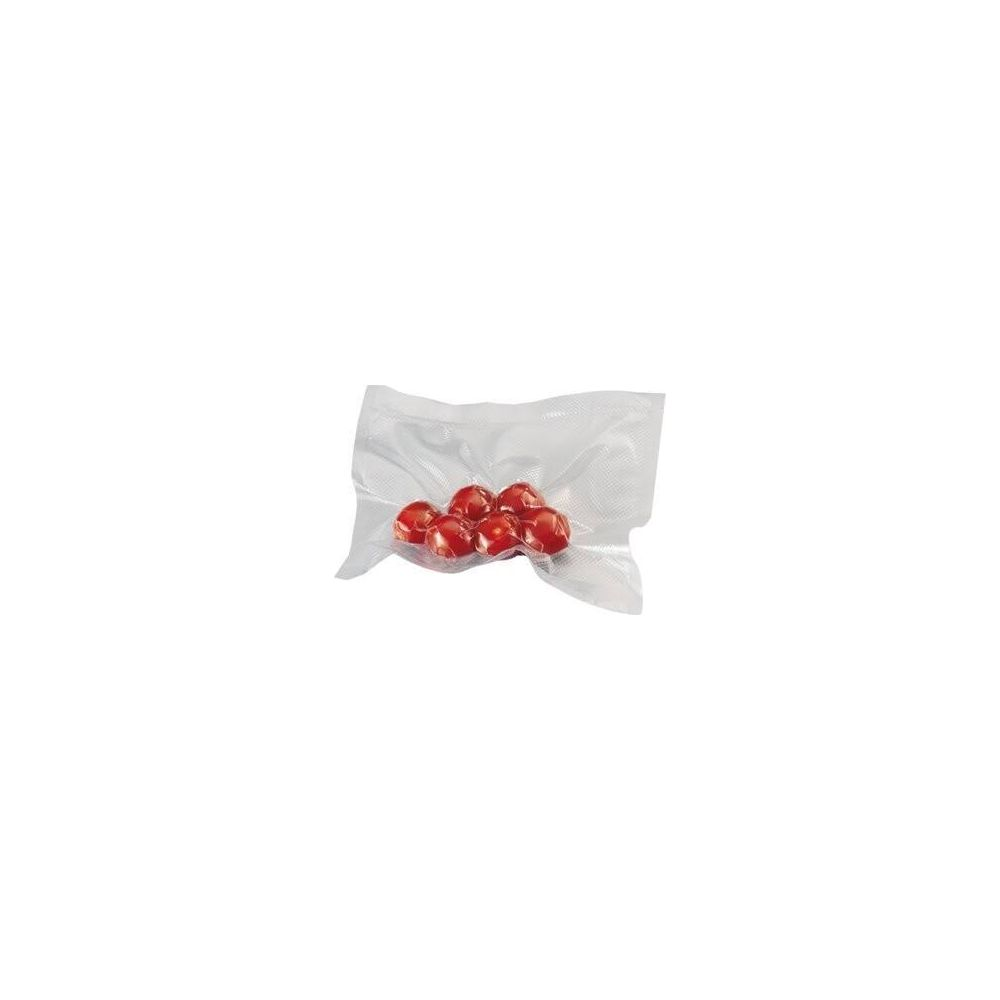 Sieben rote Kirschtomaten in einem Vakuumbeutel.