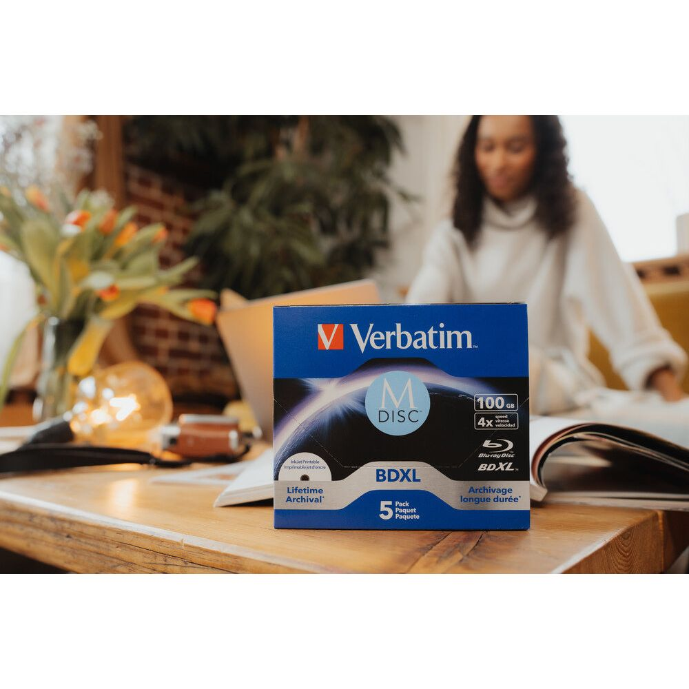 Opakowanie płyt Verbatim BDXL, 5 płyt, pojemność 100 GB, do archiwizacji na całe życie.