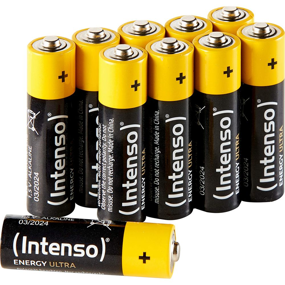 On adet Intenso Energy Ultra AA pil, sarı ve siyah, artı sembollü.