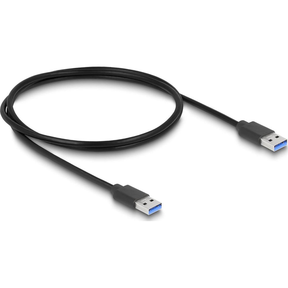 Un cavo USB nero con due connettori su sfondo bianco.