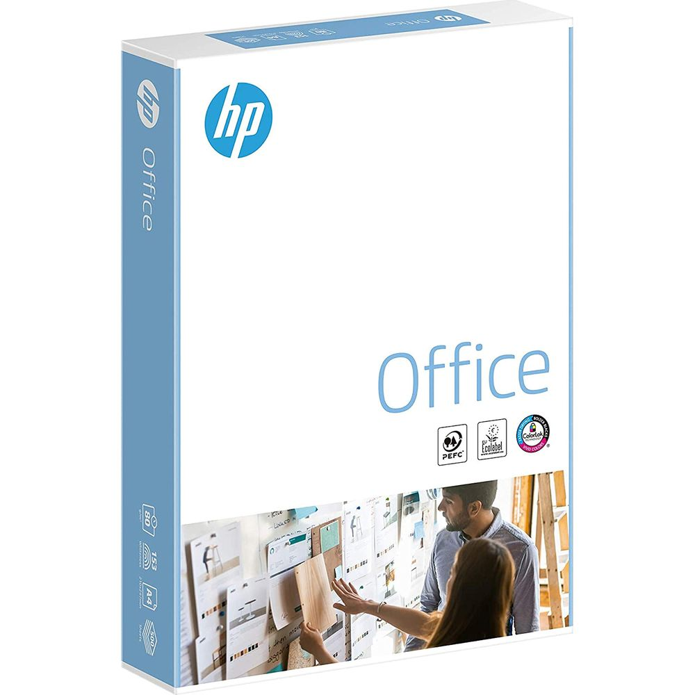 Caja de papel HP Office con personas mirando notas en un tablero.