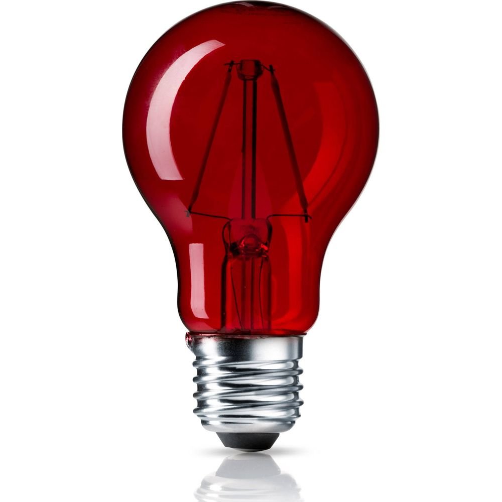Czerwona żarówka z srebrną podstawą na białym tle.