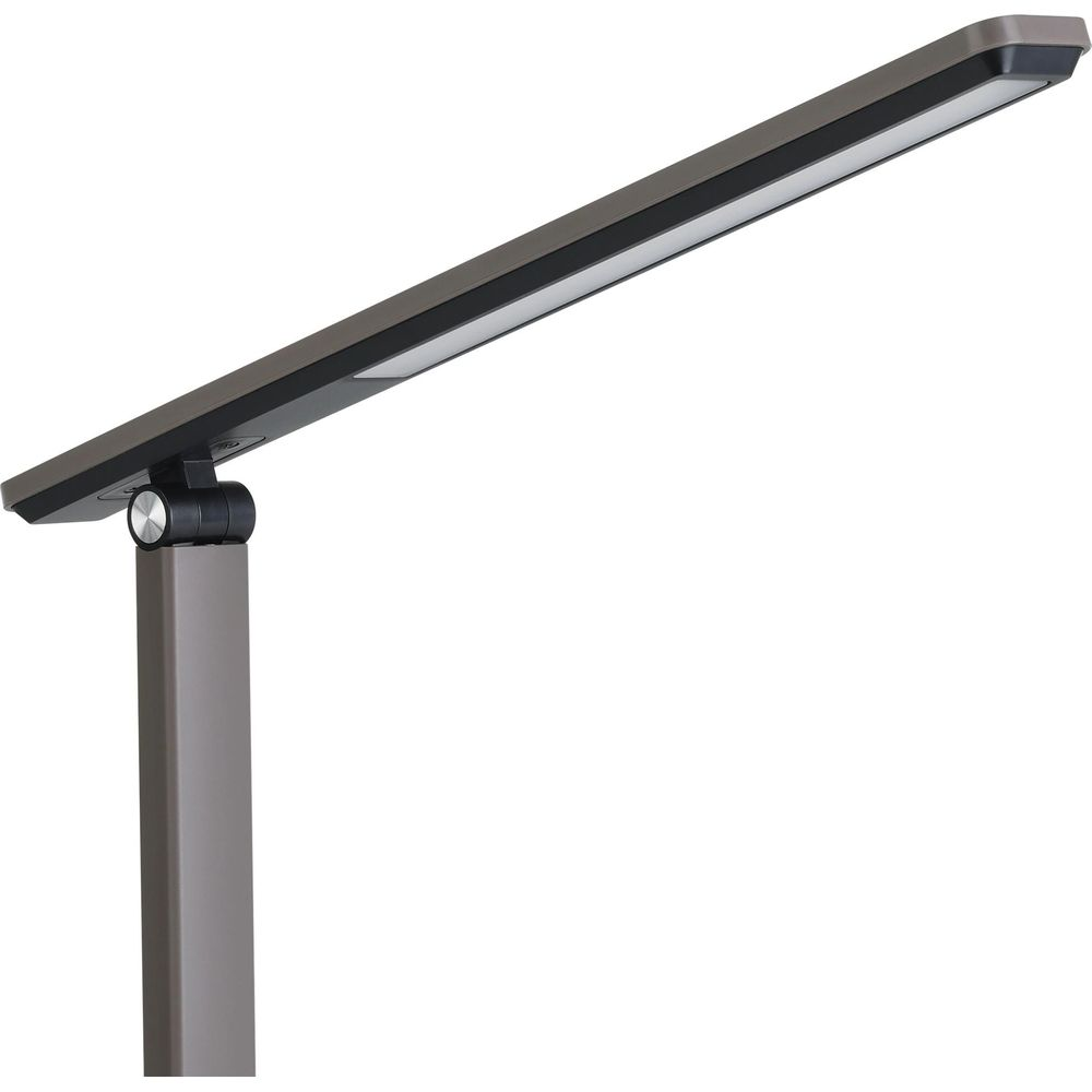 Eine moderne, schwenkbare Schreibtischlampe mit einem schmalen, grauen Lampenkopf und LED-Licht.