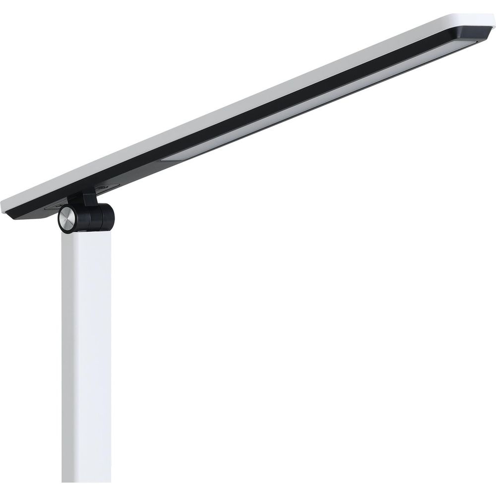 Eine moderne weiße Schreibtischlampe mit einem schlanken, länglichen Lampenkopf und Gelenk.
