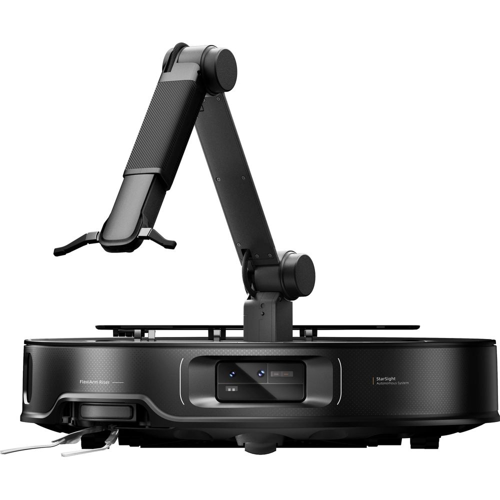 Ein schwarzer Roboter mit einem beweglichen Arm auf einem weißen Hintergrund.