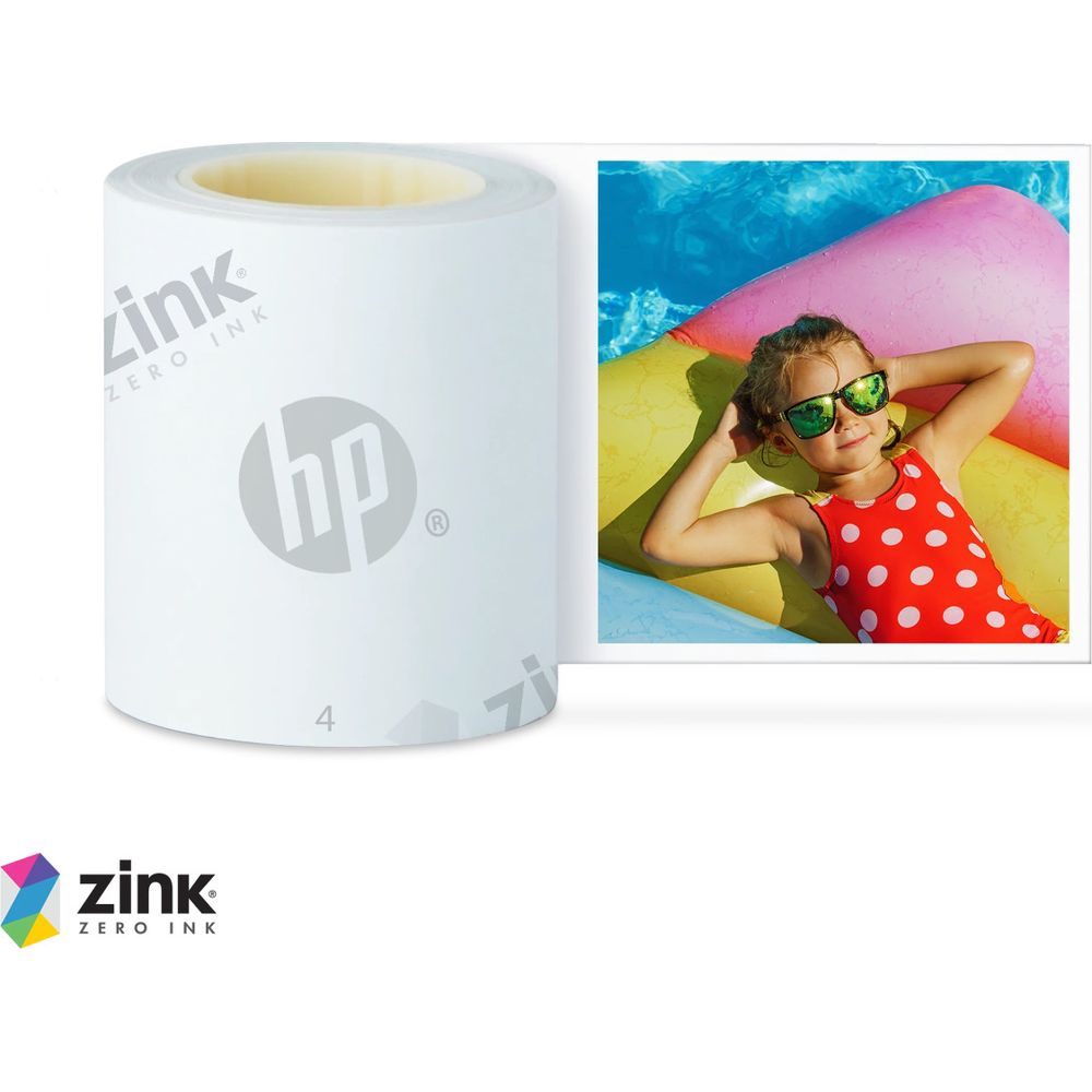 Rolka papieru Zink Zero Ink obok zdjęcia dziewczynki w basenie.