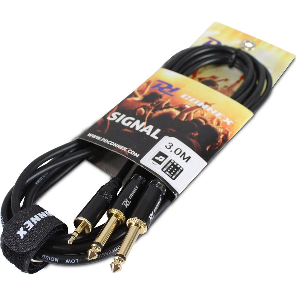 Cable de audio negro con tres conectores dorados en embalaje.