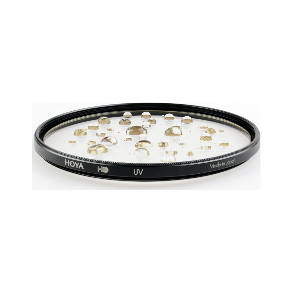 Ein Hoya HD UV-Filter mit Wassertropfen auf dem Glas.