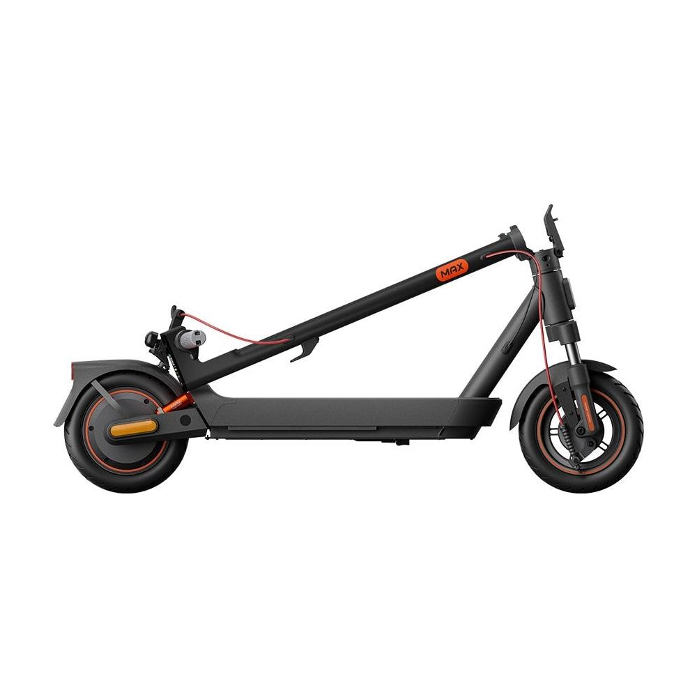 Czarna hulajnoga elektryczna z pomarańczowymi akcentami, widok z boku.