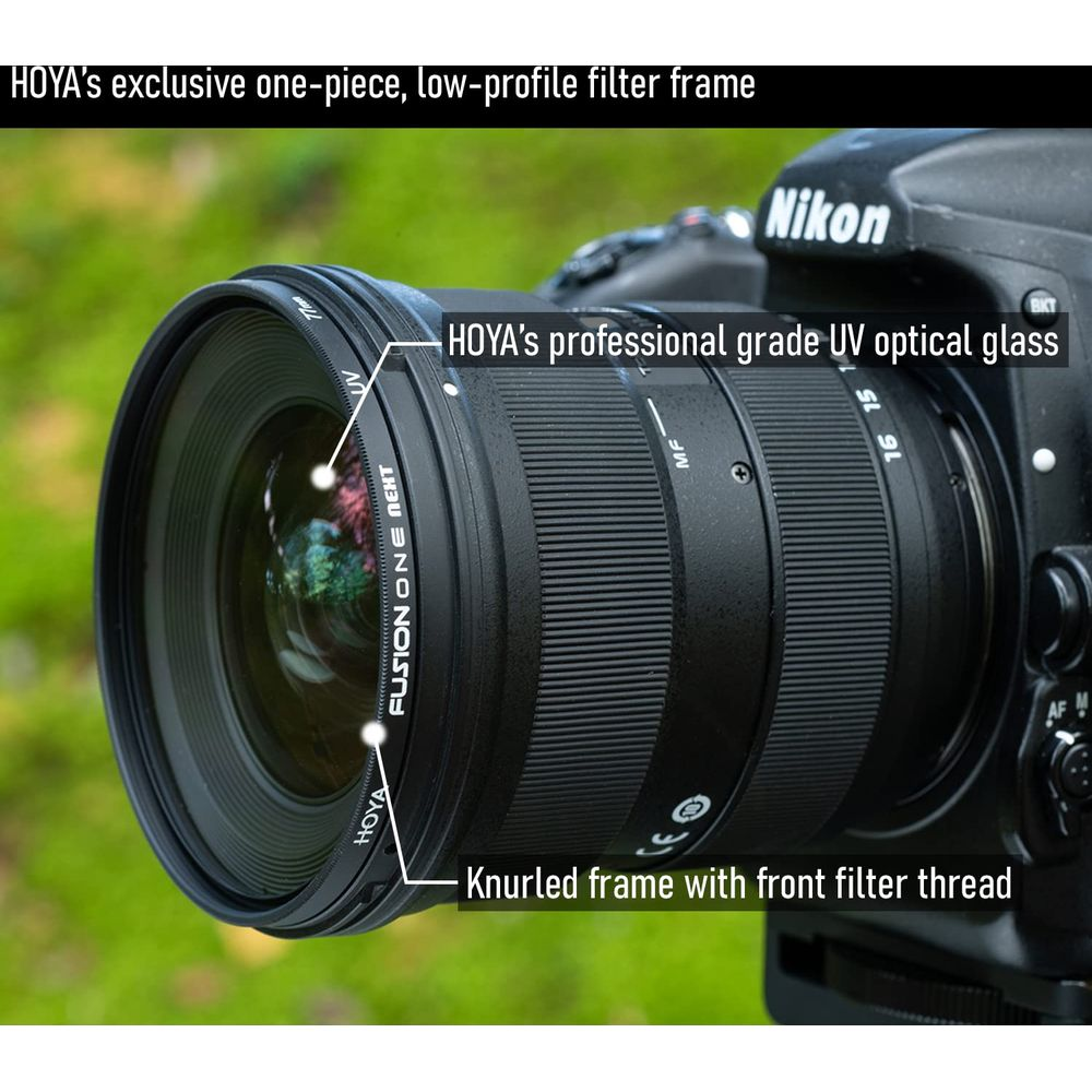 Nahaufnahme einer Nikon-Kamera mit HOYA-Filter, der UV-Glas und Gewinde hat.