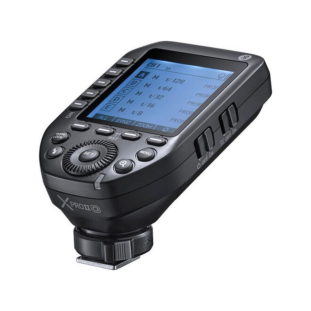 Controlador de flash de cámara negro con pantalla LCD y botones.