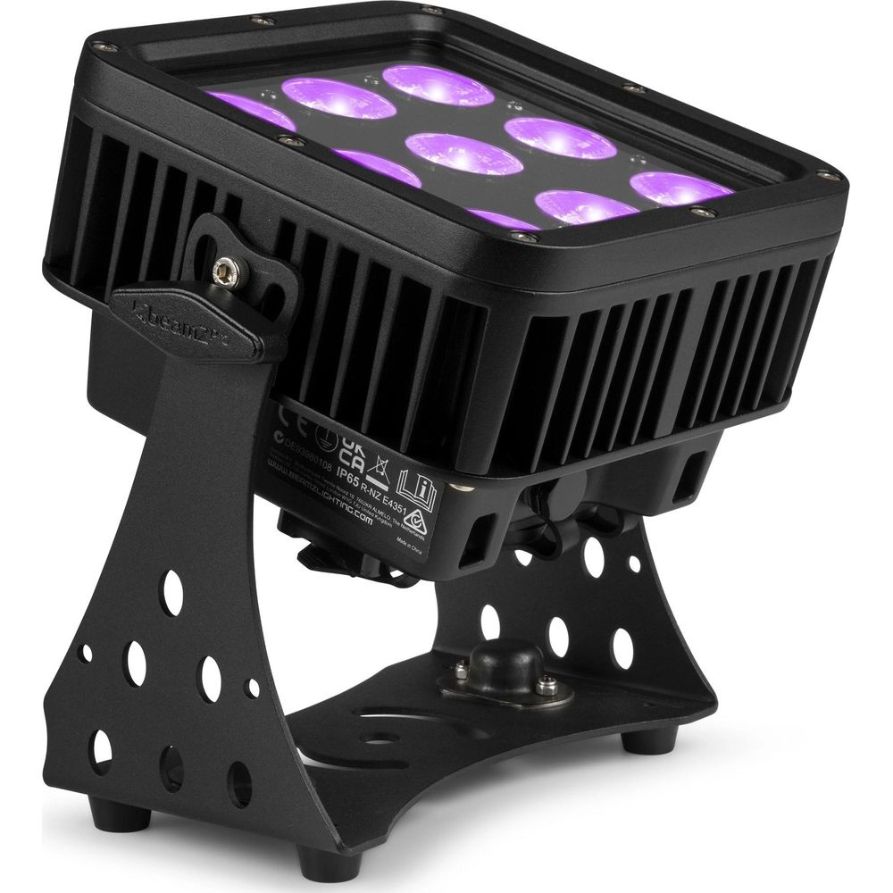 Foco LED par negro con luces púrpuras y soporte metálico.
