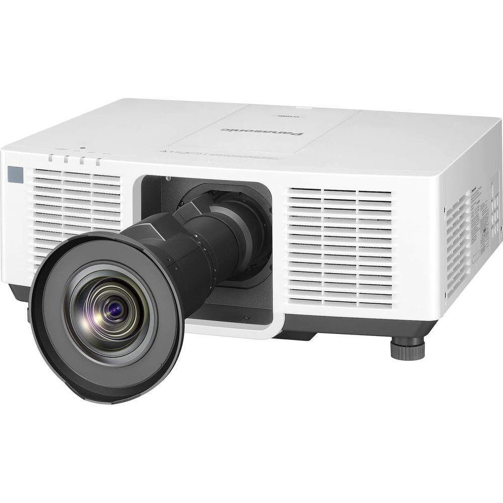 Ein weißer Panasonic-Projektor mit einem großen, schwarzen Objektiv auf der Vorderseite.