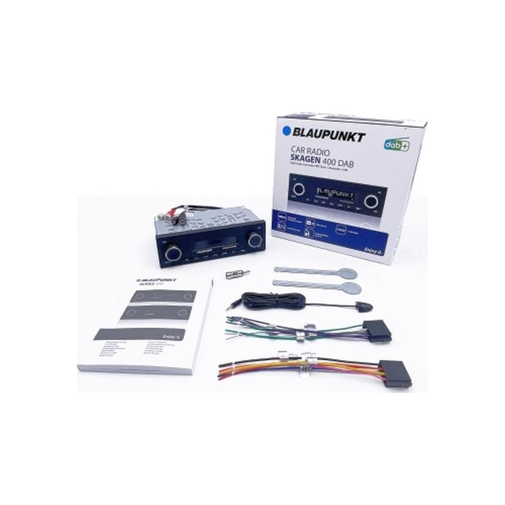 Blaupunkt Autoradio, Kabel, Handbuch und Verpackung auf weißem Hintergrund.